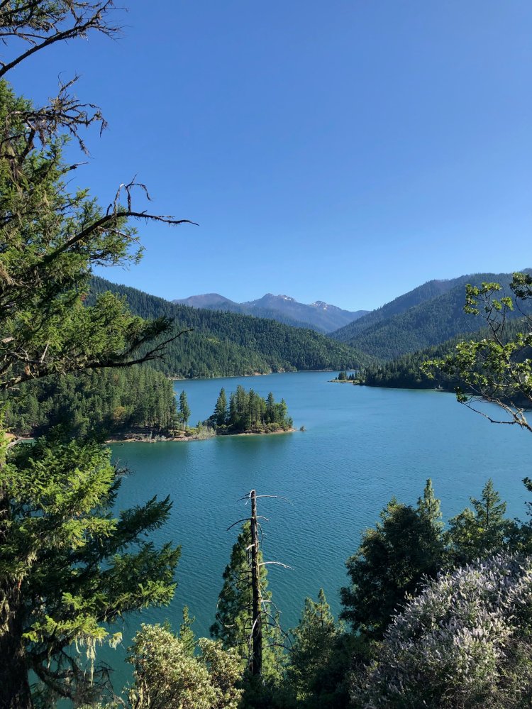  Applegate Lake quickly became a favorite spot. 
